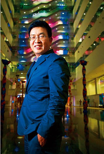 為對抗就業歧視,鄭恩頌(圖)創辦EverYoung,證明銀髮族員工也能有國際競爭力。(攝影者.郭涵羚)
