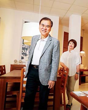 詩肯翻身戰術:跟兩萬競爭者搶賣沙發